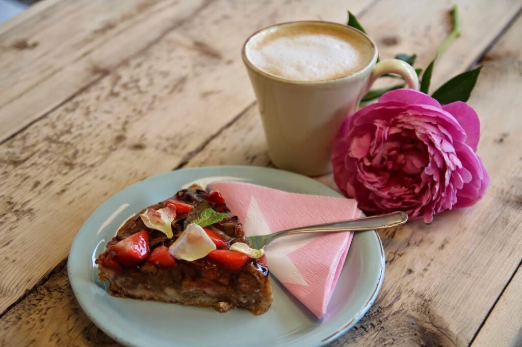 Kaffee und Kuchen als tägliches Ritual – Die Macht der Gewohnheit in gemütlicher Form