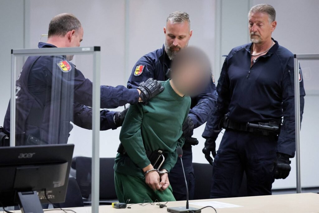 Angeklagter wegen Gewalt durch Zuwanderung im Gerichtssaal