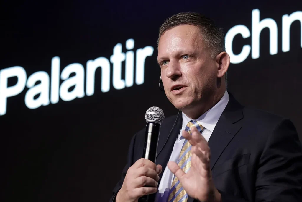 Peter Thiel spricht über Palantir – seine Überwachungsfirma mit globalem Einfluss
